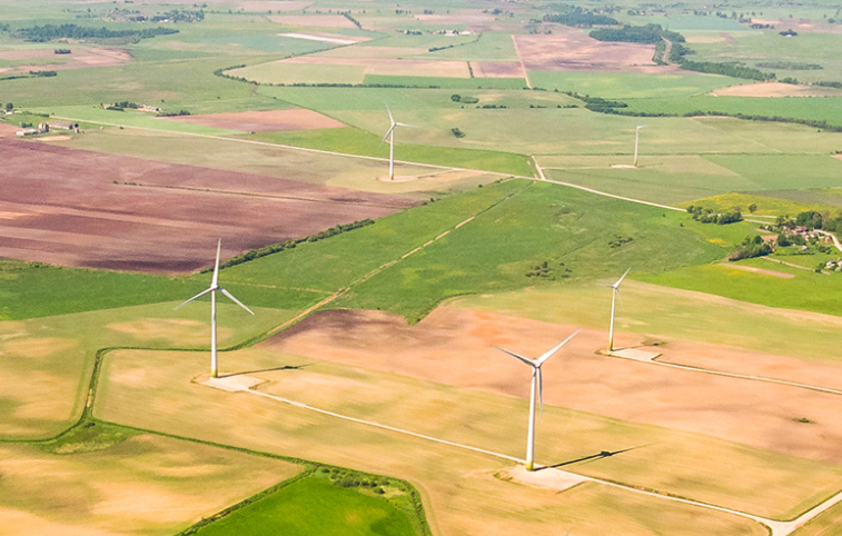 4月份風力發(fā)電廠的產量增長了三分之一