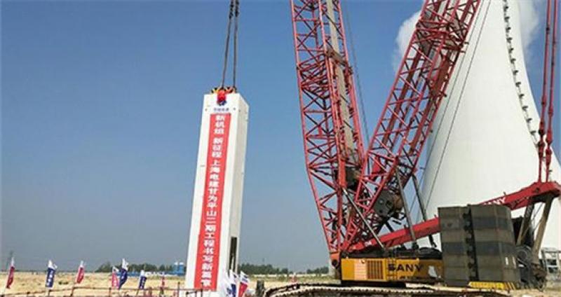 世界首臺135MW超超臨界機組鍋爐鋼架開吊