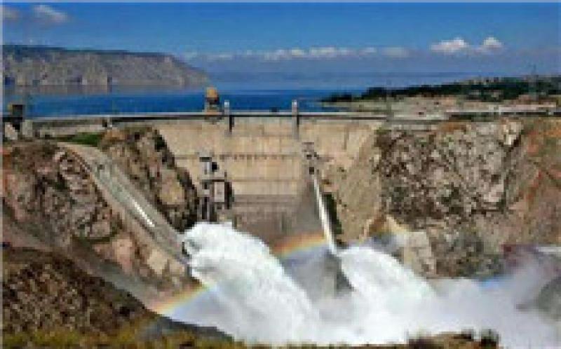 “黃河第一壩”龍羊峽水電站成功蓄水至2600米水位，首次達(dá)到正常蓄水位